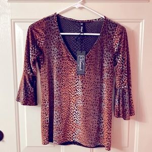 VIERECK VELVETY TOP. SIZE XS. Beautiful fall colors. Sexy top. bell sleeve. NWT